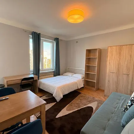 Center Apartment *